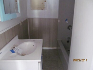 2224 E Lynn St, Anderson, IN 46016 - photo 7