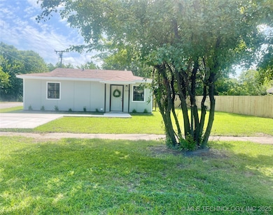 606 N Broadway Ave, Haskell, OK 74436 - photo 2