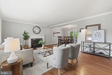 708 Skyline Ct NE, Vienna, VA 22180 - photo 4