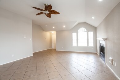 3605 Teal Glen St, Pearland, TX 77584 - photo 2