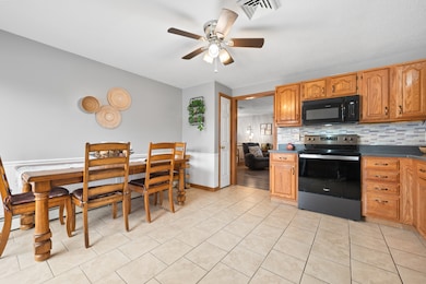 359 Baldwin Ave, Meriden, CT 06450 - photo 4