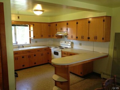 404 W Moorestown Rd, Nazareth, PA 18064 - photo 4