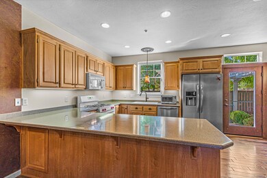 2216 Dollarhide Way, Ashland, OR 97520