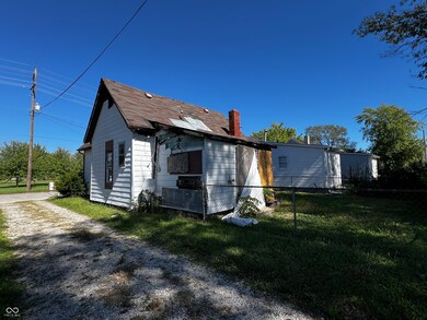 1207 10th St, Columbus, IN 47201 - photo 2