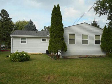 413 Bernhard Rd, Columbus, OH 43213 - photo 2