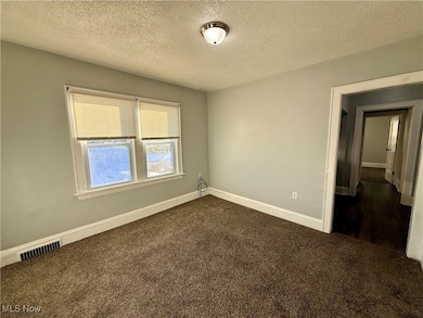 810 Thayer St unit 2, Akron, OH 44310 - photo 2