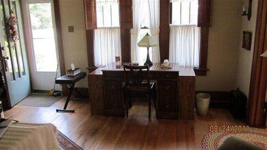 301 Pleasant St, Elkhart, IN 46514 - photo 4