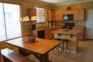 Kitchen with breakfast bar