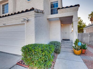 Main entrance ... Nice porch!