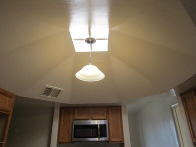 2801 W Montecito 027