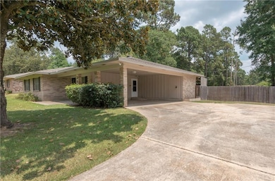 307 Holiday Cir, Pineville, LA 71360 - photo 2