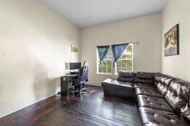 729 N Robinson St, Cleburne, TX 76031 - photo 4