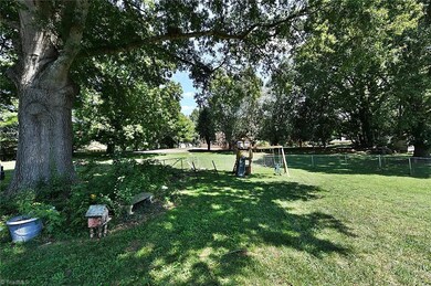 Transform a bit of this yard into a garden space as well