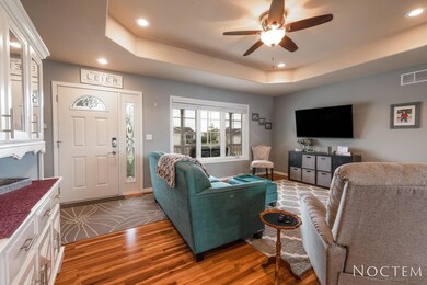 709 South View Place SE-19