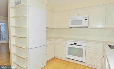 2615 S Walter Reed Dr unit A, Arlington, VA 22206 - photo 3