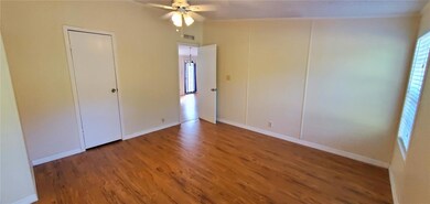 2403 Metro Dr, Ruskin, FL 33570 - photo 7