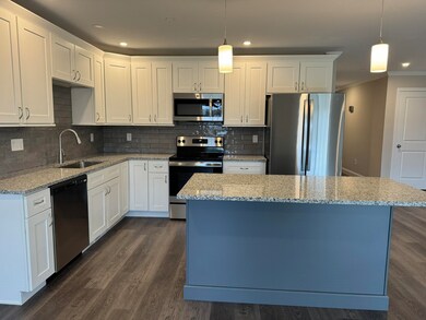 108 Mammoth Rd unit B, Hooksett, NH 03106 - photo 5