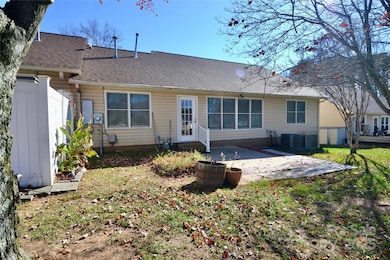 413 Hidden Creek Cir unit 112, Salisbury, NC 28147 - photo 5