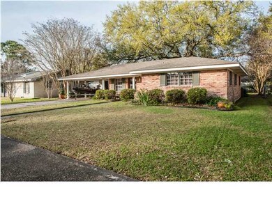 111 Elmwood Dr, Lafayette, LA 70503 - photo 2