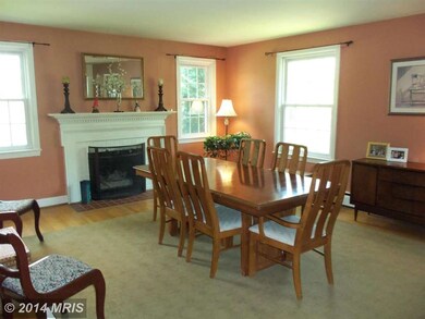 43415 Mountain View Dr, Chantilly, VA 20152 - photo 4