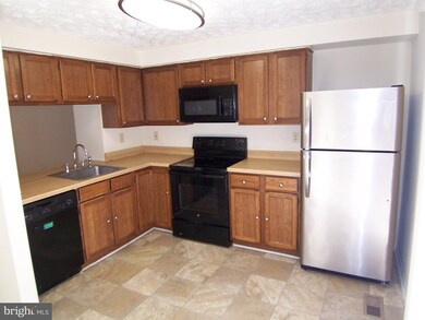 1329 E Spring Meadow Ct, Edgewood, MD 21040 - photo 5