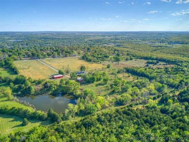 1010 Warren Rd, Henryetta, OK 74437 - photo 2