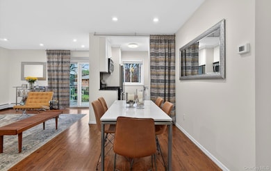 1 Toms Point Ln unit 2A, Port Washington, NY 11050 - photo 4