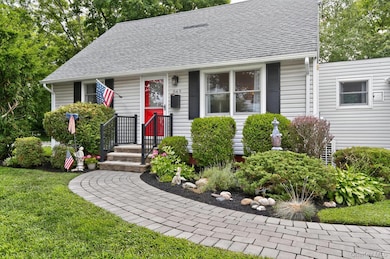 849 Udall Rd, West Islip, NY 11795 - photo 2