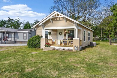 722 S Hughes Ave, Morris, OK 74445 - photo 2