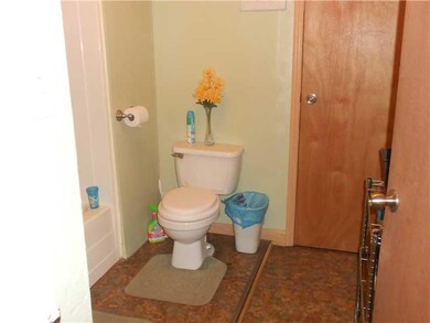 Full Bath.