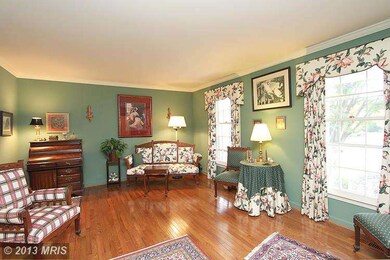 13100 Coralberry Dr, Fairfax, VA 22033 - photo 7