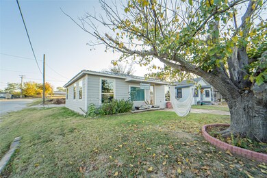 801 W Wheeler St, Breckenridge, TX 76424 - photo 4