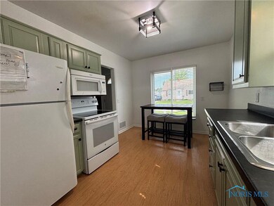 2914 118th St, Toledo, OH 43611 - photo 2