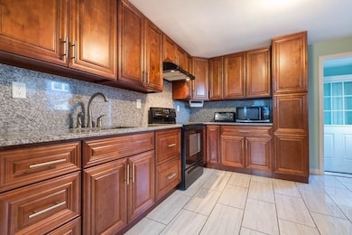 9 Alpena Ave, Woburn, MA 01801 - photo 3