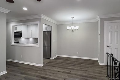 20 Westgate Dr unit No15, Bohemia, NY 11716 - photo 3