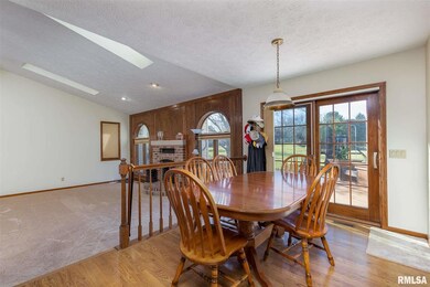 4010 Forest Rd, Davenport, IA 52807 - photo 5