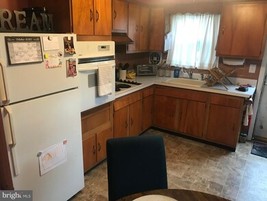 523 W Maple Ave unit 1ST FLOOR, Laurel Springs, NJ 08021 - photo 6