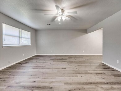 208 Butler Dr, Shawnee, OK 74804 - photo 3