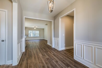 4 Foyer