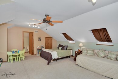 1804 Ranchview Dr, Naperville, IL 60565 - photo 6