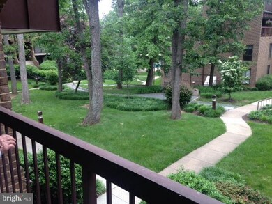 11208 Chestnut Grove Square unit 209, Reston, VA 20190 - photo 3