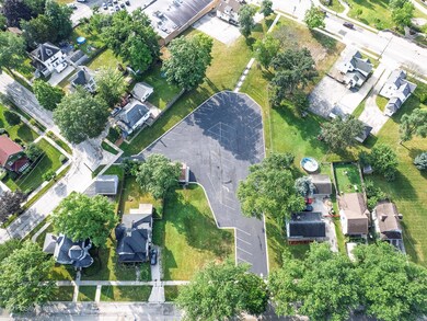 155 S Oakwood Ave, West Chicago, IL 60185 - photo 4