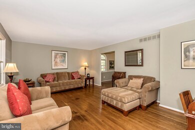 9409 Mellenbrook Rd, Columbia, MD 21045 - photo 4