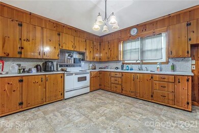 1416 Dallas Cherryville Hwy, Dallas, NC 28034 - photo 3