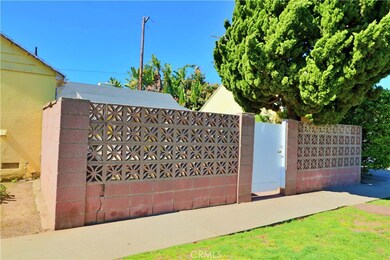 gate to back yard