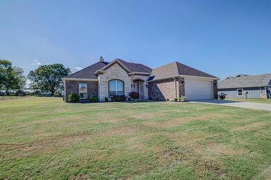 120 Walnut St, Paradise, TX 76073 - photo 3