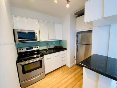 6881 Bay Dr unit 11, Miami Beach, FL 33141 - photo 5