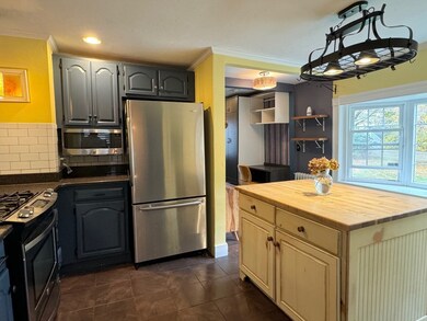 16 Spring Ct unit A, Swampscott, MA 01907 - photo 3