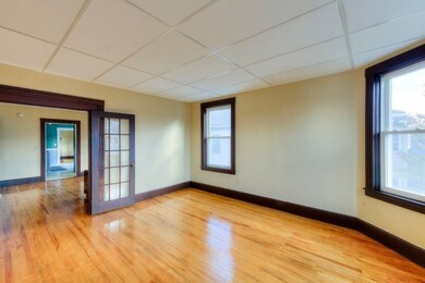 32 Blossom St, Worcester, MA 01609 - photo 5