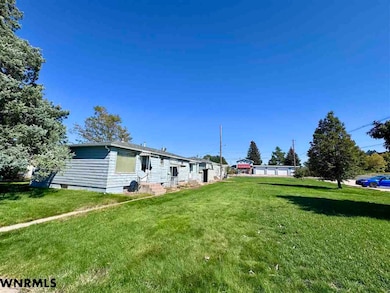809 S Elm St, Kimball, NE 69145 - photo 6